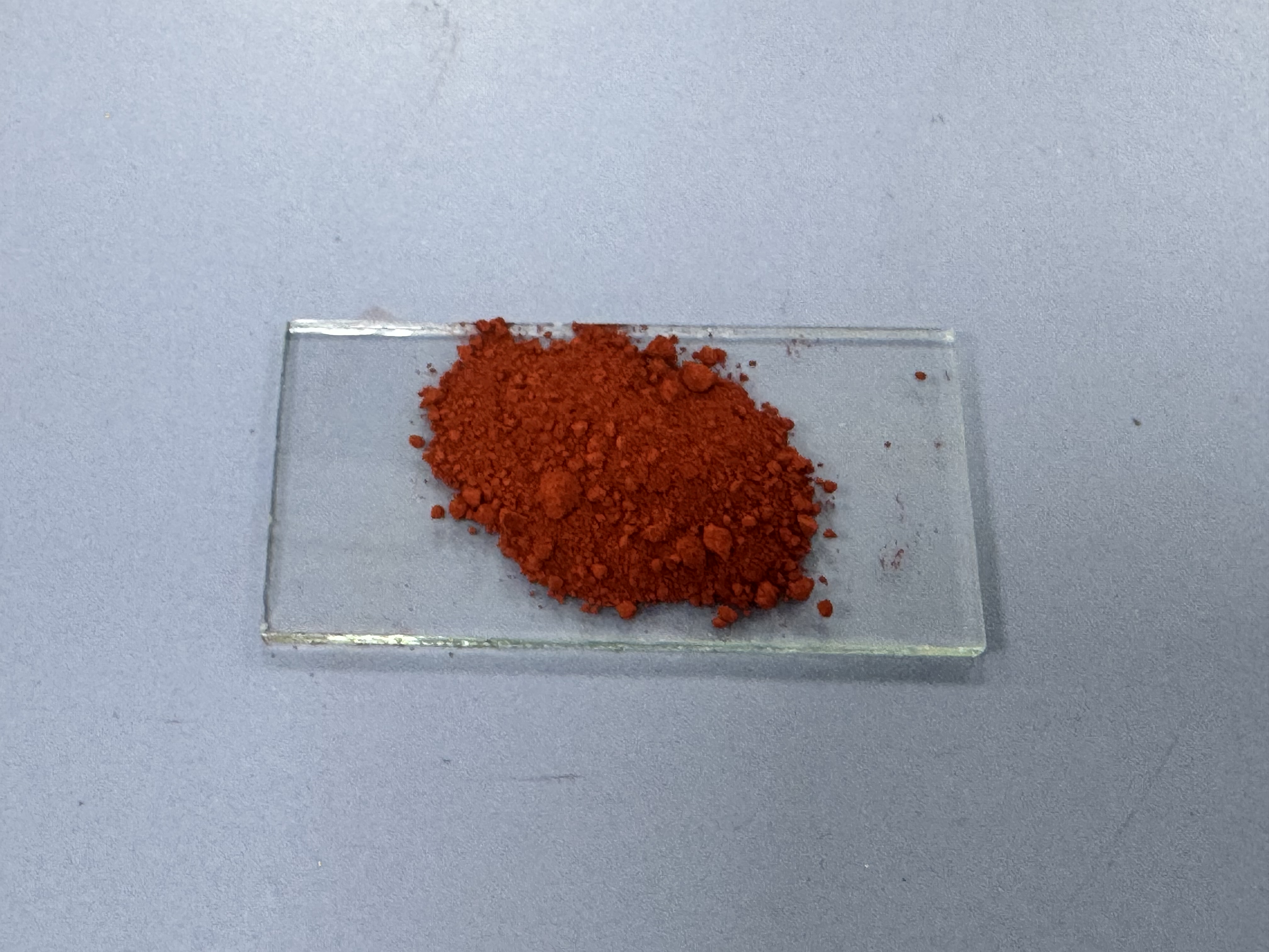 改性疏水/疏油颜料红-Fe-Si